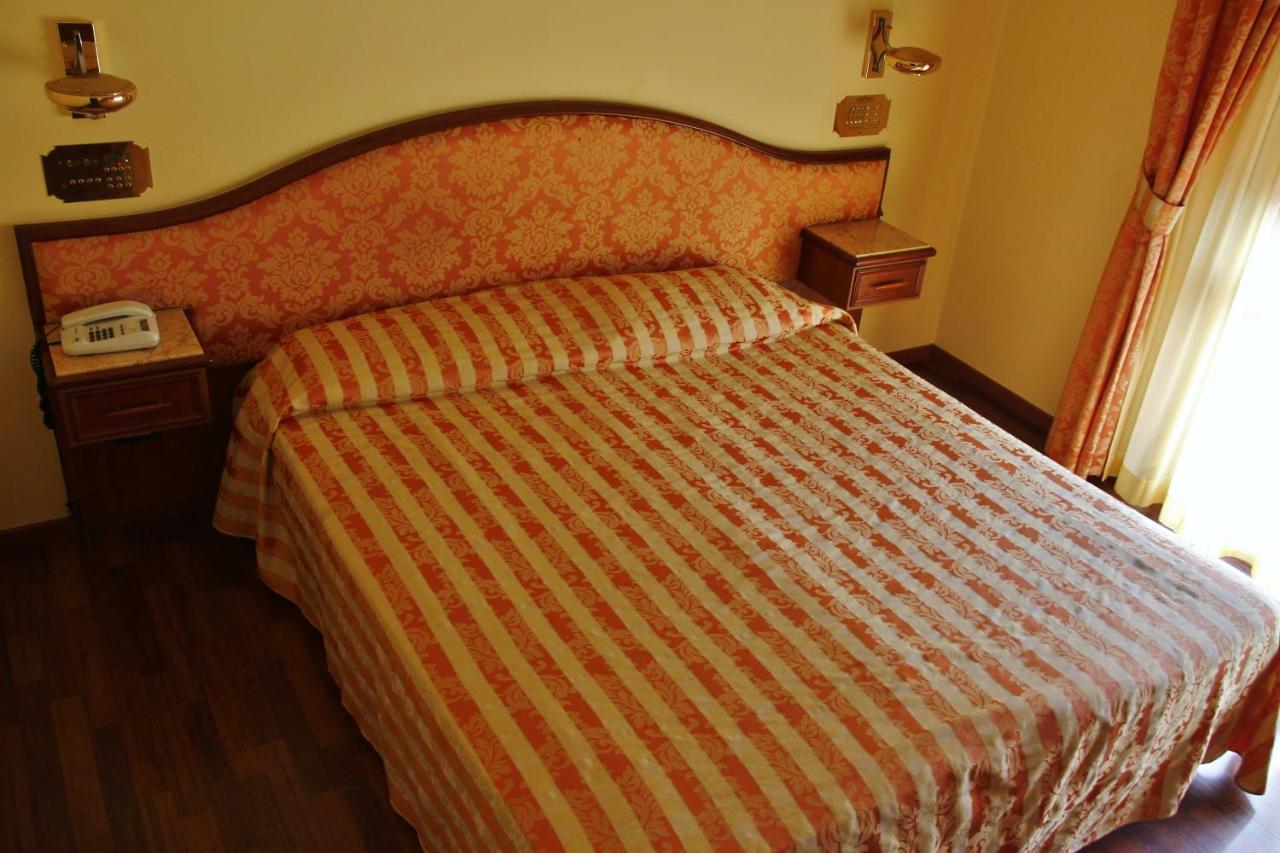 Hotel Valdaso Педазо Екстериор снимка